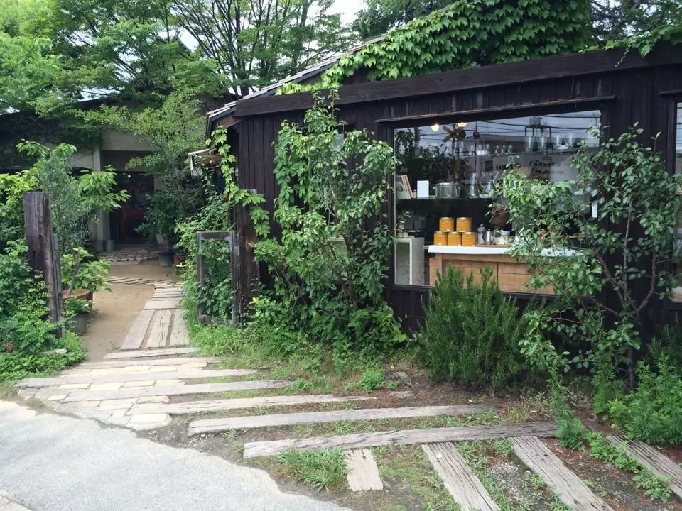 ร้านกาแฟในสวน